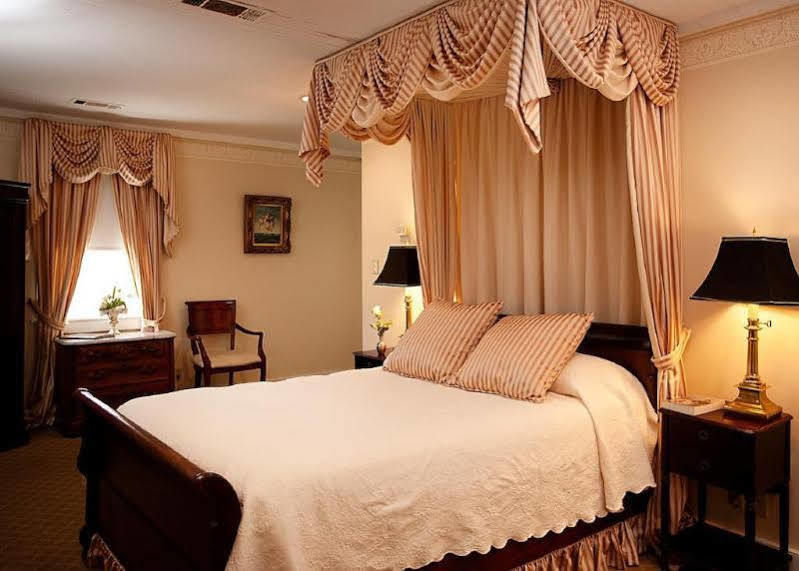 Monmouth Historic Inn ناتشيز، مسيسيبي المظهر الخارجي الصورة